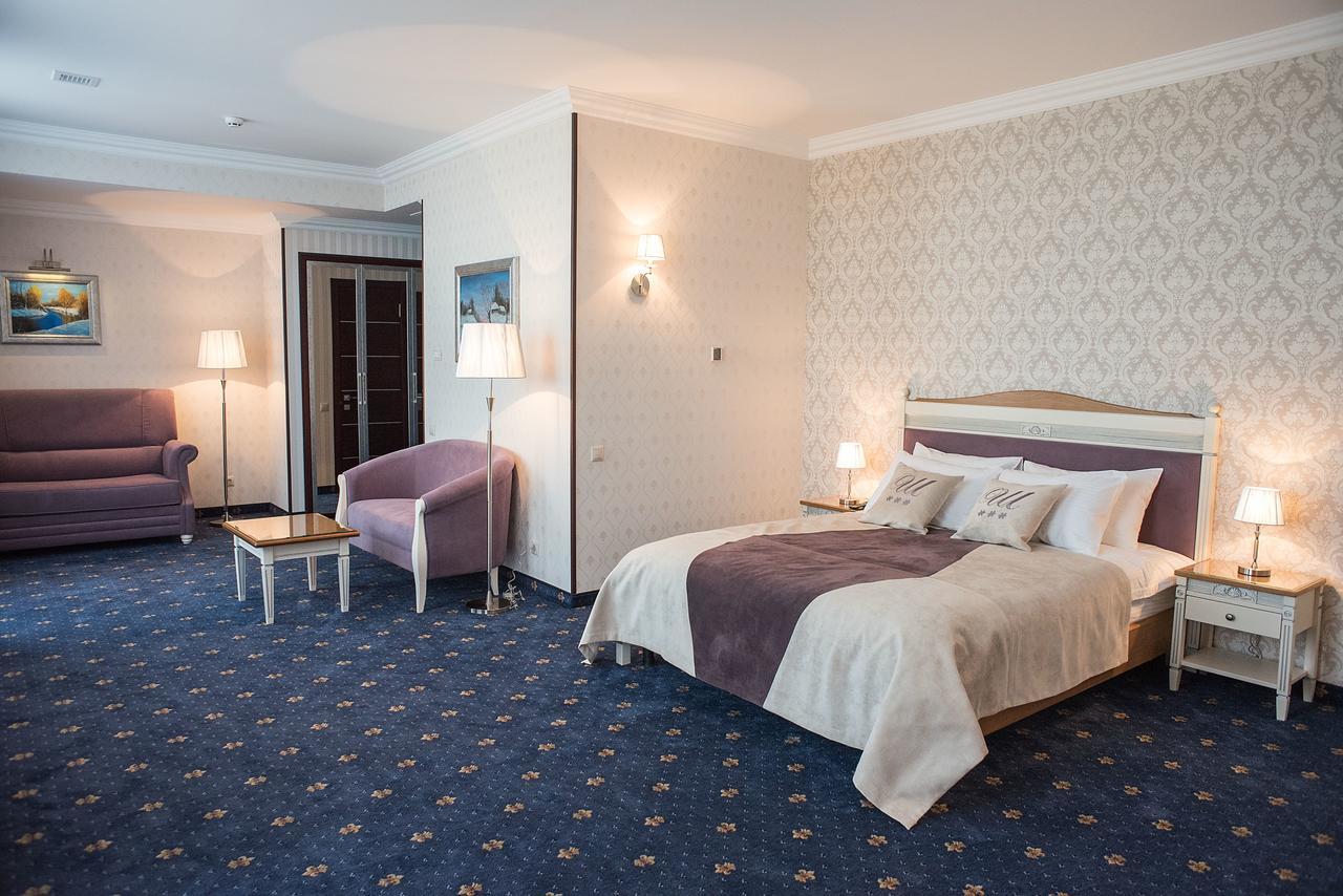 Shato Hotel Червоноград Екстер'єр фото