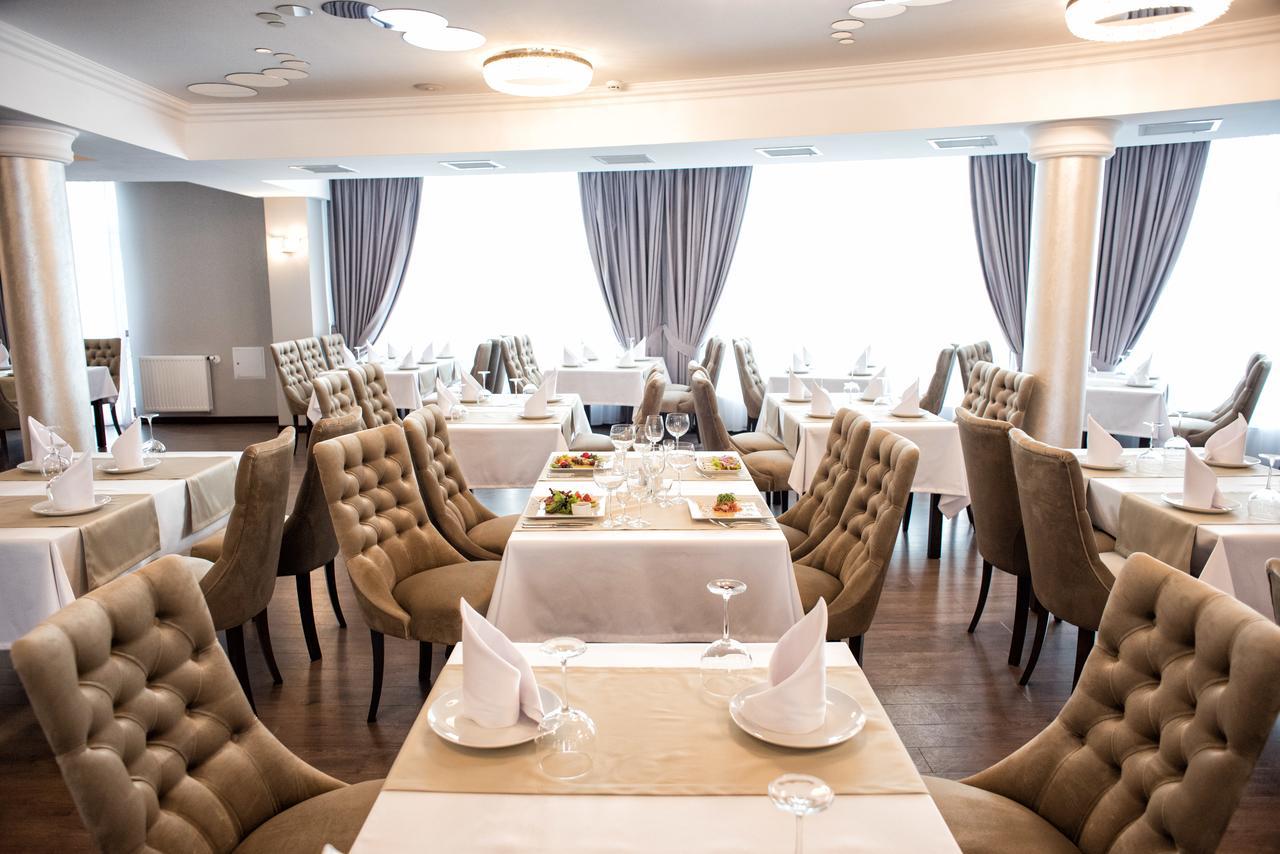 Shato Hotel Червоноград Екстер'єр фото