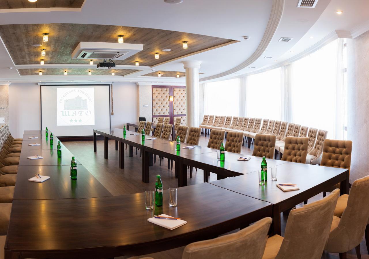 Shato Hotel Червоноград Екстер'єр фото